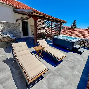 Karuzz Apartment Zadar